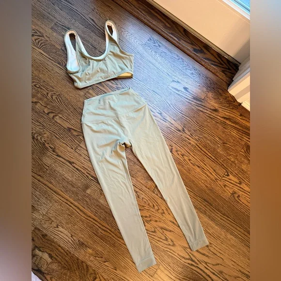 SET Active Sage Green Seamless Sports Bra and Leggings - Picture 7 of 7